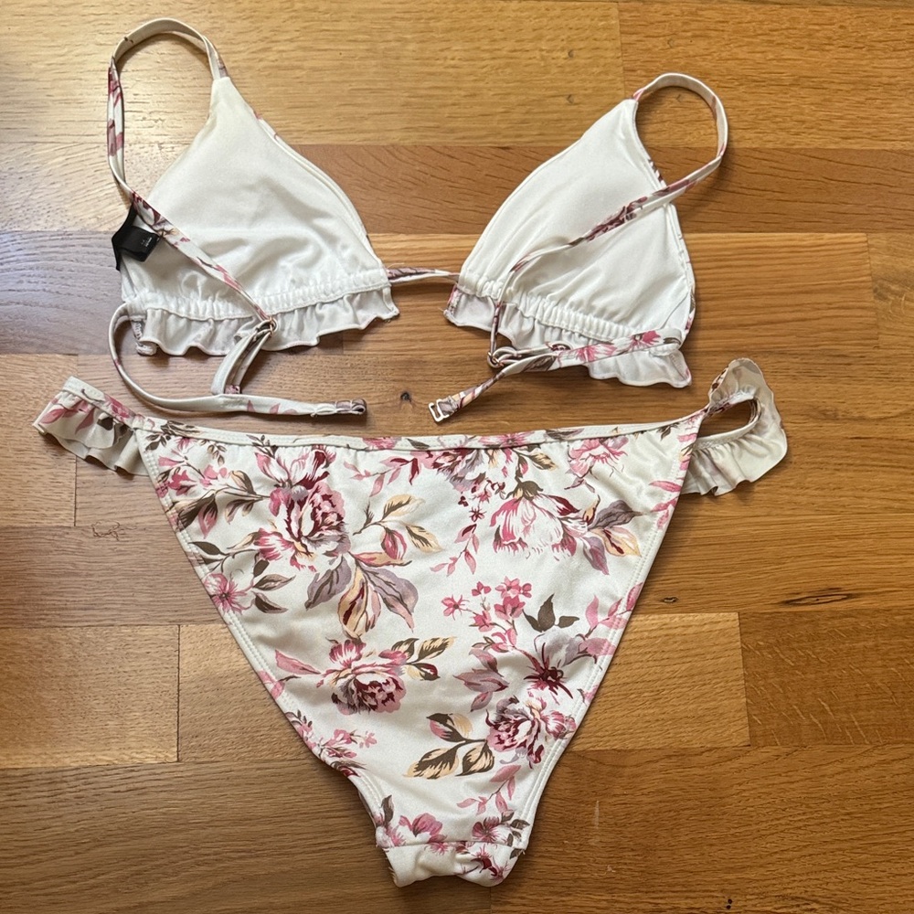 Floral Ruffle Bikini Set - Picture 3 of 7
